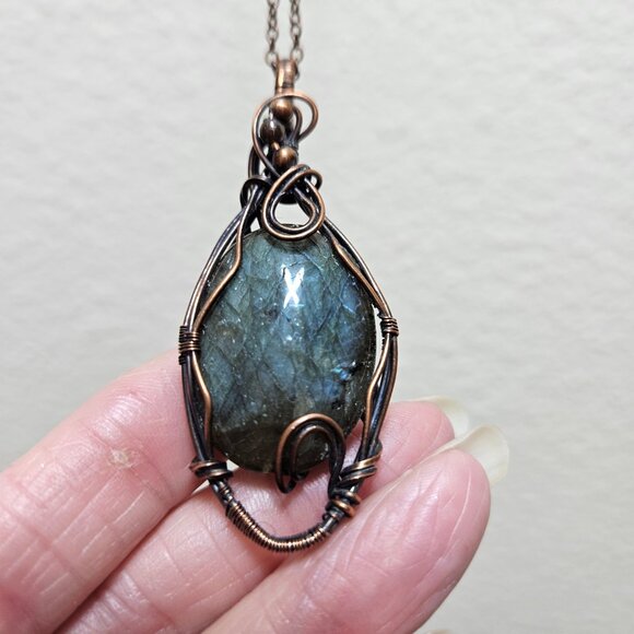 Handmade Copper Wire Wrapped Labradorite Pendant with Copper beads - Picture 2 of 10